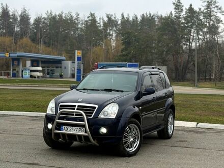 Черный Cанг Йонг Рекстон, объемом двигателя 2.7 л и пробегом 287 тыс. км за 7500 $, фото 1 на Automoto.ua