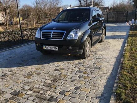 Черный Cанг Йонг Рекстон, объемом двигателя 2.7 л и пробегом 86 тыс. км за 9500 $, фото 1 на Automoto.ua