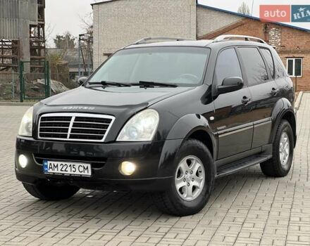 Черный Cанг Йонг Рекстон, объемом двигателя 2.7 л и пробегом 229 тыс. км за 7500 $, фото 1 на Automoto.ua