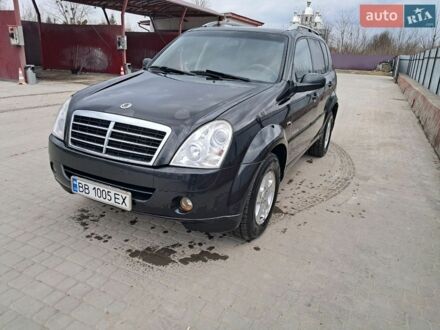 Чорний Cанг Йонг Rexton, об'ємом двигуна 2.7 л та пробігом 170 тис. км за 7300 $, фото 1 на Automoto.ua