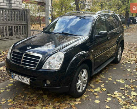 Черный Cанг Йонг Рекстон, объемом двигателя 2.7 л и пробегом 220 тыс. км за 11000 $, фото 1 на Automoto.ua