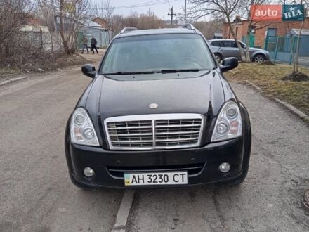 Черный Cанг Йонг Рекстон, объемом двигателя 2.7 л и пробегом 186 тыс. км за 8000 $, фото 1 на Automoto.ua