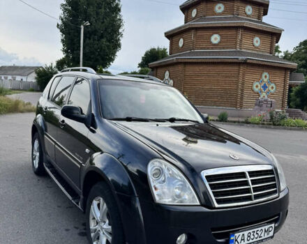 Чорний Cанг Йонг Rexton, об'ємом двигуна 2.7 л та пробігом 211 тис. км за 9500 $, фото 1 на Automoto.ua