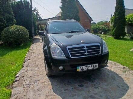 Cанг Йонг Rexton 2011 у Дніпро (Дніпропетровську) на Automoto.ua Чорний Cанг Йонг Rexton, об'ємом двигуна 2.7 л та пробігом 390 тис. км за 9500 $, фото 1 на Automoto.ua