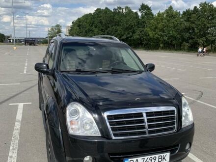 Чорний Cанг Йонг Rexton, об'ємом двигуна 2.7 л та пробігом 200 тис. км за 9500 $, фото 1 на Automoto.ua