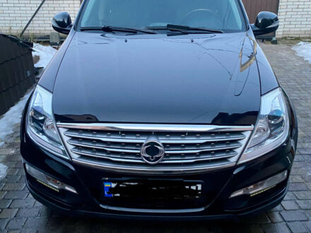 Чорний Cанг Йонг Rexton, об'ємом двигуна 2.7 л та пробігом 225 тис. км за 12550 $, фото 1 на Automoto.ua