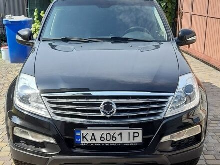 Черный Cанг Йонг Рекстон, объемом двигателя 2.7 л и пробегом 82 тыс. км за 16000 $, фото 1 на Automoto.ua