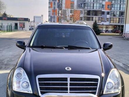 Cанг Йонг Rexton 2012 у Вараш (Кузнецовськ) на Automoto.ua Чорний Cанг Йонг Rexton, об'ємом двигуна 2.7 л та пробігом 118 тис. км за 10000 $, фото 1 на Automoto.ua