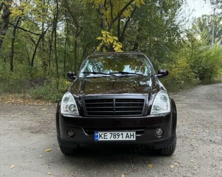 Коричневый Cанг Йонг Рекстон, объемом двигателя 2.7 л и пробегом 240 тыс. км за 6500 $, фото 2 на Automoto.ua