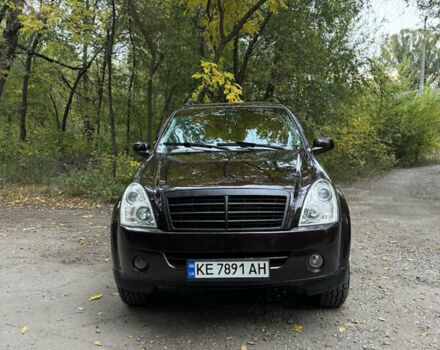 Коричневый Cанг Йонг Рекстон, объемом двигателя 2.7 л и пробегом 240 тыс. км за 6500 $, фото 3 на Automoto.ua