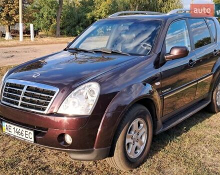 Коричневий Cанг Йонг Rexton, об'ємом двигуна 2.7 л та пробігом 125 тис. км за 12300 $, фото 3 на Automoto.ua