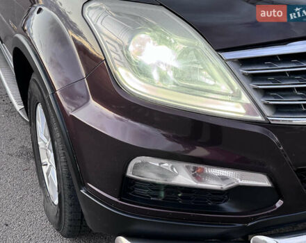 Коричневый Cанг Йонг Рекстон, объемом двигателя 2.7 л и пробегом 242 тыс. км за 11800 $, фото 1 на Automoto.ua