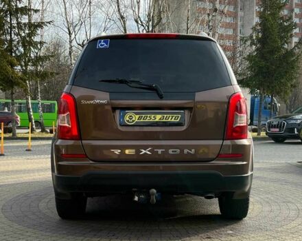Коричневий Cанг Йонг Rexton, об'ємом двигуна 2 л та пробігом 87 тис. км за 14650 $, фото 5 на Automoto.ua