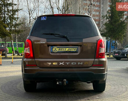 Коричневый Cанг Йонг Рекстон, объемом двигателя 2 л и пробегом 87 тыс. км за 14650 $, фото 5 на Automoto.ua