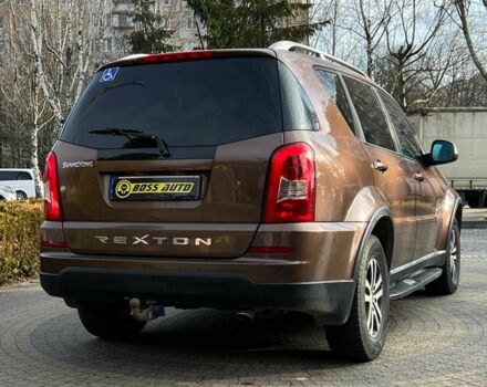 Коричневий Cанг Йонг Rexton, об'ємом двигуна 2 л та пробігом 87 тис. км за 14650 $, фото 6 на Automoto.ua