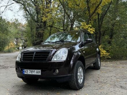 Cанг Йонг Рекстон 2008 в Днепре (Днепропетровске) на Automoto.ua Коричневый Cанг Йонг Рекстон, объемом двигателя 2.7 л и пробегом 240 тыс. км за 6500 $, фото 1 на Automoto.ua
