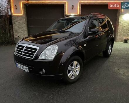 Коричневый Cанг Йонг Рекстон, объемом двигателя 2.7 л и пробегом 300 тыс. км за 6500 $, фото 1 на Automoto.ua