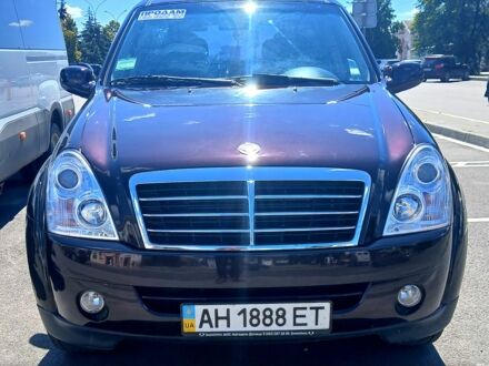 Коричневий Cанг Йонг Rexton, об'ємом двигуна 2.7 л та пробігом 90 тис. км за 8000 $, фото 1 на Automoto.ua