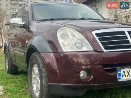 Коричневий Cанг Йонг Rexton, об'ємом двигуна 2.7 л та пробігом 155 тис. км за 6000 $, фото 1 на Automoto.ua