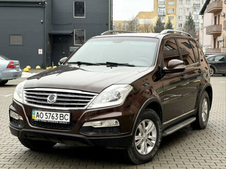 Коричневий Cанг Йонг Rexton, об'ємом двигуна 2.7 л та пробігом 147 тис. км за 10500 $, фото 1 на Automoto.ua