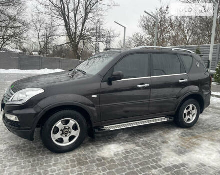 Коричневий Cанг Йонг Rexton, об'ємом двигуна 2.7 л та пробігом 225 тис. км за 10000 $, фото 1 на Automoto.ua