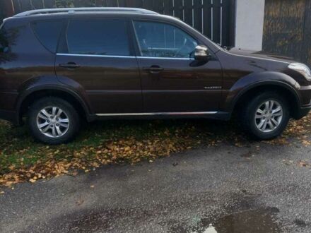 Коричневий Cанг Йонг Rexton, об'ємом двигуна 2.7 л та пробігом 53 тис. км за 15000 $, фото 1 на Automoto.ua