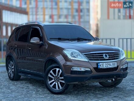 Коричневий Cанг Йонг Rexton, об'ємом двигуна 2 л та пробігом 148 тис. км за 14999 $, фото 1 на Automoto.ua