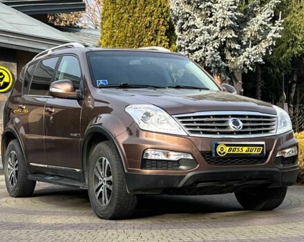 Коричневый Cанг Йонг Рекстон, объемом двигателя 2 л и пробегом 87 тыс. км за 14650 $, фото 1 на Automoto.ua