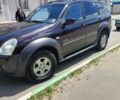 Красный Cанг Йонг Рекстон, объемом двигателя 2.7 л и пробегом 275 тыс. км за 7813 $, фото 1 на Automoto.ua