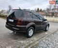 Красный Cанг Йонг Рекстон, объемом двигателя 2.7 л и пробегом 210 тыс. км за 5800 $, фото 4 на Automoto.ua
