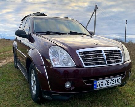 Червоний Cанг Йонг Rexton, об'ємом двигуна 2.7 л та пробігом 200 тис. км за 6000 $, фото 1 на Automoto.ua