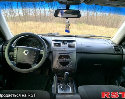 Червоний Cанг Йонг Rexton, об'ємом двигуна 2.7 л та пробігом 200 тис. км за 6000 $, фото 9 на Automoto.ua