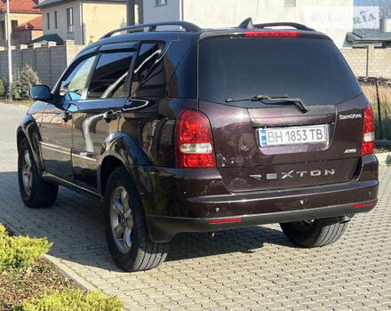 Червоний Cанг Йонг Rexton, об'ємом двигуна 2.7 л та пробігом 214 тис. км за 8000 $, фото 2 на Automoto.ua