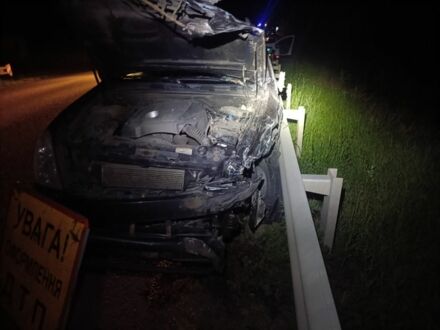 Красный Cанг Йонг Рекстон, объемом двигателя 0 л и пробегом 370 тыс. км за 2200 $, фото 1 на Automoto.ua