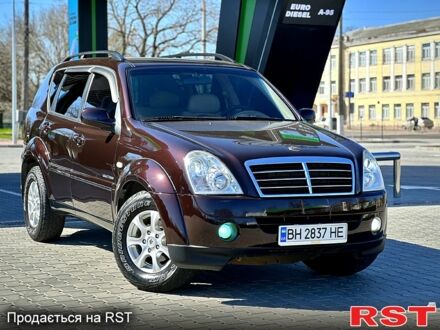 Червоний Cанг Йонг Rexton, об'ємом двигуна 2.7 л та пробігом 197 тис. км за 7900 $, фото 1 на Automoto.ua