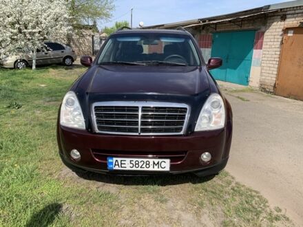 Червоний Cанг Йонг Rexton, об'ємом двигуна 2.7 л та пробігом 417 тис. км за 5600 $, фото 1 на Automoto.ua