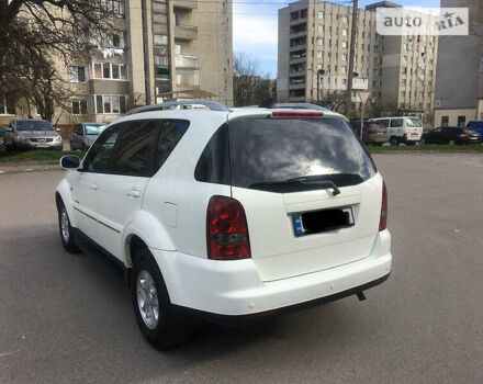 Cанг Йонг Rexton, об'ємом двигуна 2.7 л та пробігом 232 тис. км за 9800 $, фото 4 на Automoto.ua