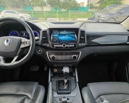Сірий Cанг Йонг Rexton, об'ємом двигуна 2.2 л та пробігом 120 тис. км за 12007 $, фото 8 на Automoto.ua