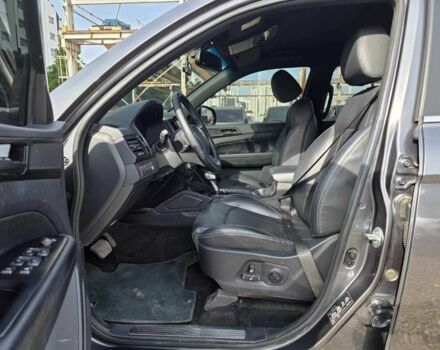 Сірий Cанг Йонг Rexton, об'ємом двигуна 2.2 л та пробігом 120 тис. км за 12007 $, фото 6 на Automoto.ua