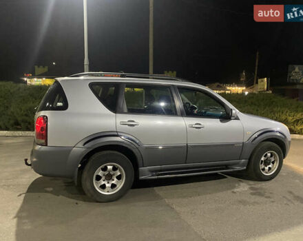Серый Cанг Йонг Рекстон, объемом двигателя 2.7 л и пробегом 288 тыс. км за 4299 $, фото 7 на Automoto.ua