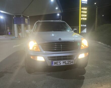 Сірий Cанг Йонг Rexton, об'ємом двигуна 2.7 л та пробігом 288 тис. км за 4299 $, фото 11 на Automoto.ua