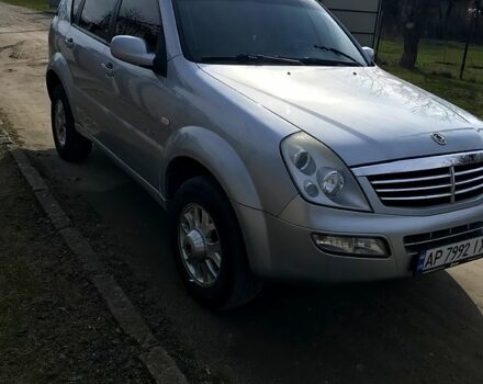 Сірий Cанг Йонг Rexton, об'ємом двигуна 2.8 л та пробігом 102 тис. км за 7000 $, фото 2 на Automoto.ua