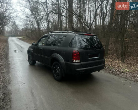 Серый Cанг Йонг Рекстон, объемом двигателя 2.7 л и пробегом 316 тыс. км за 5900 $, фото 2 на Automoto.ua