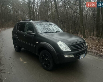 Сірий Cанг Йонг Rexton, об'ємом двигуна 2.7 л та пробігом 316 тис. км за 5800 $, фото 1 на Automoto.ua