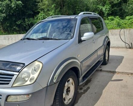 Сірий Cанг Йонг Rexton, об'ємом двигуна 3 л та пробігом 200 тис. км за 4250 $, фото 1 на Automoto.ua