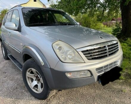 Сірий Cанг Йонг Rexton, об'ємом двигуна 0.27 л та пробігом 300 тис. км за 4999 $, фото 11 на Automoto.ua