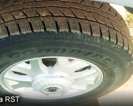 Серый Cанг Йонг Рекстон, объемом двигателя 2.7 л и пробегом 400 тыс. км за 5800 $, фото 3 на Automoto.ua