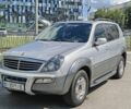 Сірий Cанг Йонг Rexton, об'ємом двигуна 3.2 л та пробігом 300 тис. км за 4916 $, фото 1 на Automoto.ua