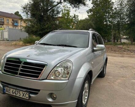 Сірий Cанг Йонг Rexton, об'ємом двигуна 2.7 л та пробігом 214 тис. км за 7000 $, фото 2 на Automoto.ua
