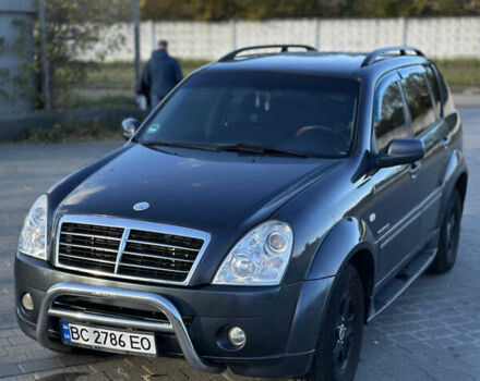 Сірий Cанг Йонг Rexton, об'ємом двигуна 2.7 л та пробігом 208 тис. км за 6800 $, фото 2 на Automoto.ua